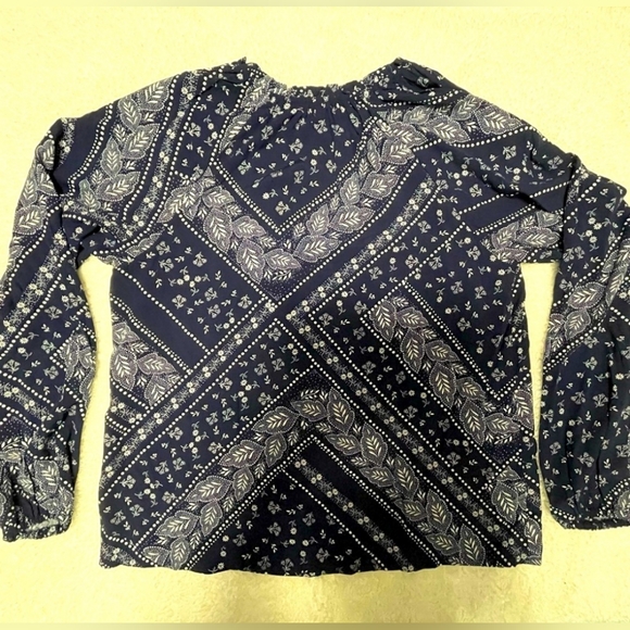 EC GAP Long Sleeve Ruffle Neck Bandana Print Top - Picture 5 of 5